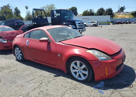 2005 Nissan 350Z Coupe z USA, uszkodzony, nr VIN JN1AZ34E65M655638